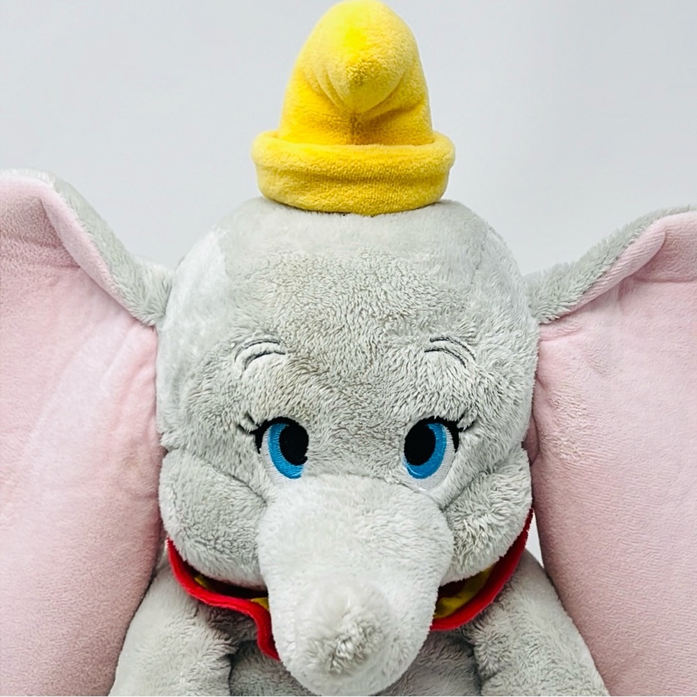 Disney Store Authentic Dumbo - Picture 7 of 11